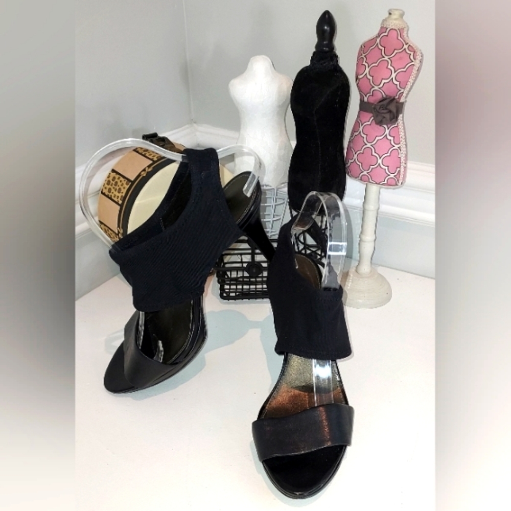 Joan & David2 "Dedition" Black Open Toe Fabric Upper Heels Pre-owned